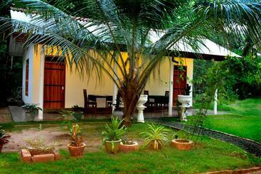 مبيت وإفطار Little Ele Safari Lodge