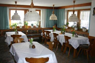 هاستل Gasthof Pension Santeler