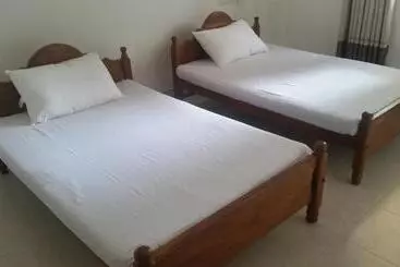 پانسیون Sunhill Lake Tourist Rest