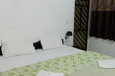 Majatalo The Royal Lake View Villa