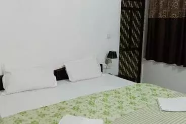 Pension  The Royal Lake View Villa