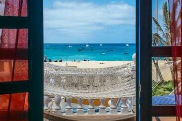 استراحتگاه Sal Beach Club