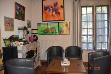 مبيت وإفطار Villa Lumières