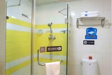 Hotell 7days Inn Taicang East Shanghai Road Wanda Plaza