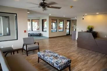 Отель Lomira Inn And Suites