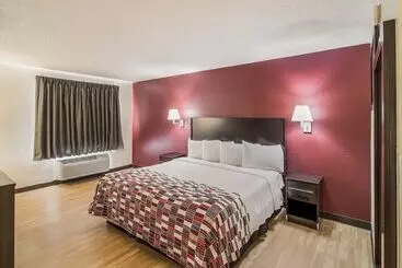 בית מלון כפרי Red Roof Inn & Suites Pensacola East   Milton