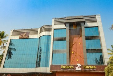 Hotel Capital O 29700 Le Moshe Inn