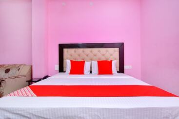 فندق Palace Plaza By Oyo Rooms