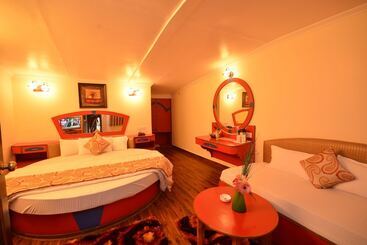 Hotel Happy Home The Lake Paradise