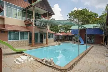 Hotell Raknatee Resort