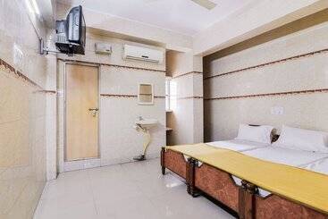 בית מלון כפרי Spot On 49347 Jayalakshmi Residency Lodge