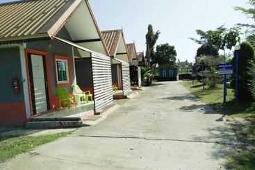 Hotel Raveekan Resort