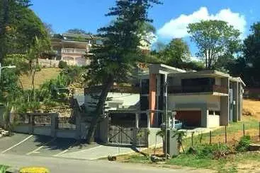 Majatalo Thames Guest House
