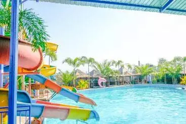 Ostello Spot On 1958 Asembagus Family