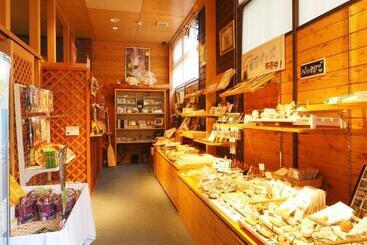 Log Hotel Larch Lake Kanayama