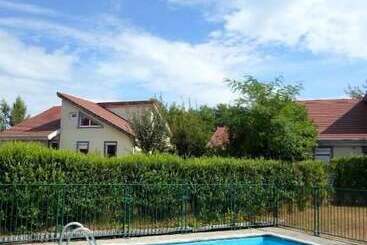 מלון דירות Appart Hotel Les Acacias