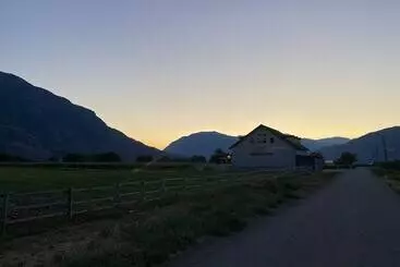 Aamiaismajoitus (B&B) Crowsnest Vineyards Guesthouse