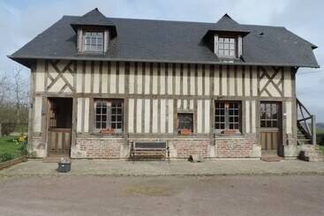 Aamiaismajoitus (B&B) Les Vergers De La Vicomté D Auge