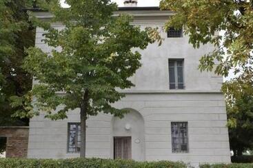 Ostello Castello Mina Della Scala