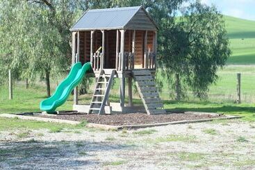 פנסיון Yea Cabin Bunkhouse