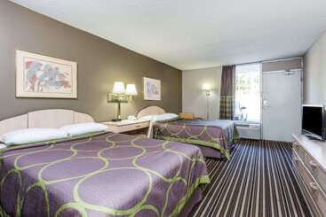 فندق على الطريق Super 8 By Wyndham Commerce