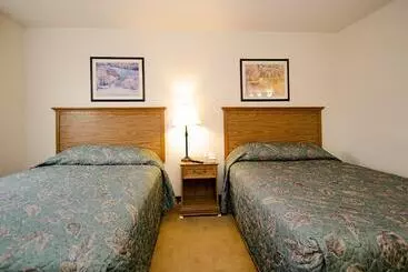 فندق على الطريق Urbana Inn & Suites