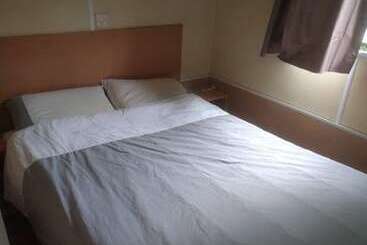 בית מלון כפרי Camping Le Rotja