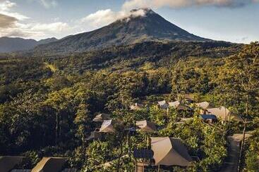 בית מלון כפרי Nayara Tented Camp