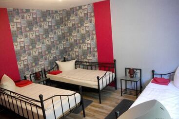 膳宿费 Gästehaus Zimmer Frei