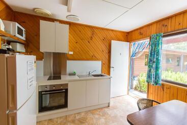 Отель Wonboyn Cabins