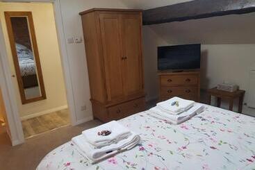 ベッドアンドブレックファースト Lyndene