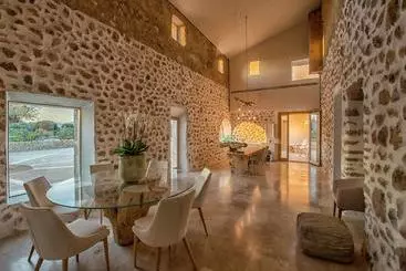 Mesmirizing Cottage In St Llorenç Des Cardassar With Swimming Pool
