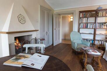 فندق ريفى Marchesi Alfieri   Cantine E Ospitalità