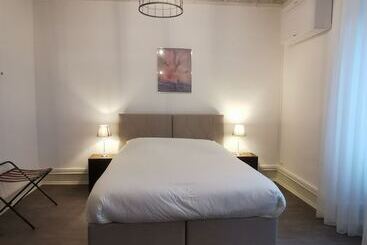 ペンション Colmar Suites