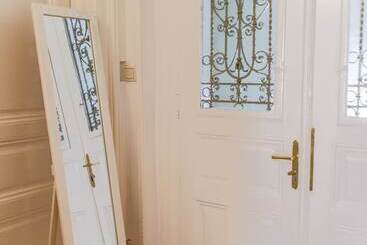 پانسیون Main Square Rooms