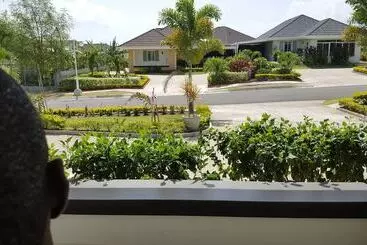 کلبه Ocho Rios Villa At Coolshade Iv