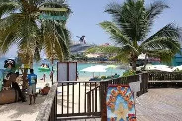 کلبه Ocho Rios Villa At Coolshade Iv