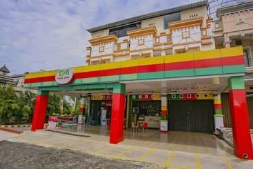 Hotel Oyo 90072 Apri Inn Syariah