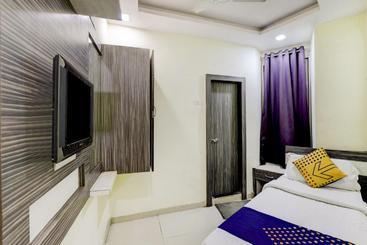 Hotel Spot On 75190  Gitanjali Inn