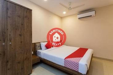 Hotel Oyo 75884  D Classic