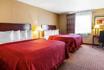 בית מלון כפרי Quality Inn & Suites Davenport Near I 80