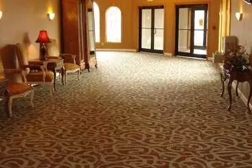 The Chateau Bloomington Hotel And Conference Center