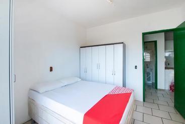 ホテル Oyo  Camacho