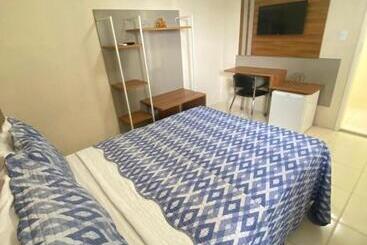 ホテル Avelan Plaza