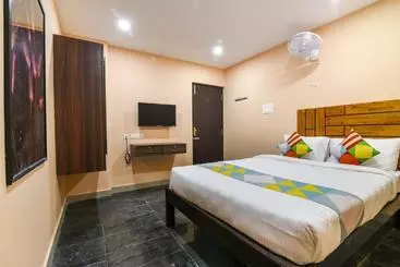 Pensió Oyo Home 62423 Compact Studio Cozy Stay, Near To Kamatci