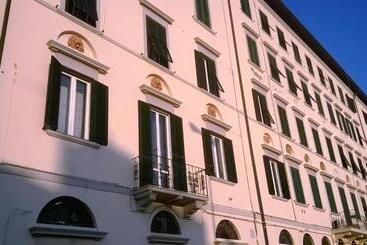 تختخواب و صبحانه Dogana D Acqua Rooms & Art