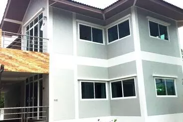 Majatalo Baan Suan Khun Yaiy