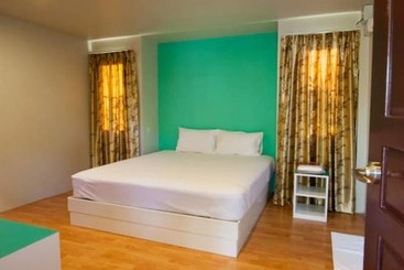 Hotel Baan Kula Mahasarakam