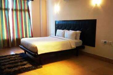 בית מלון כפרי Polo Orchid Tura