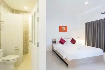 Hotel The Way Phuket Resort